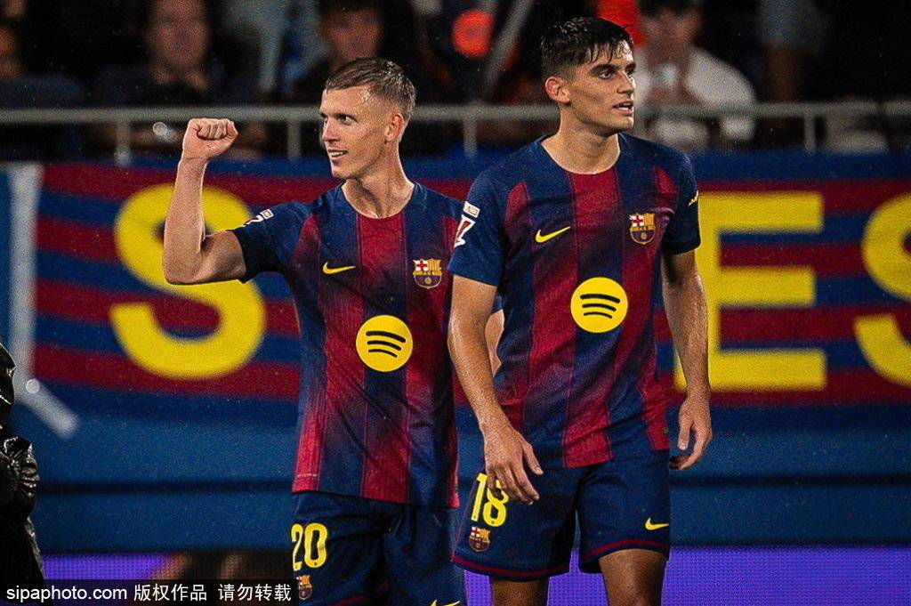 皮克怒怼西甲裁判拉奥斯：他假装友好，实则偏袒皇马！